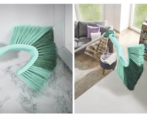 Rohová sací kartáč v použití v pokojových scénách.