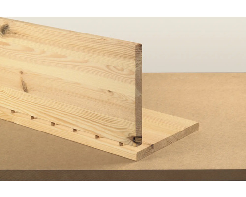 Dřevěná police s dřevěnými spoji