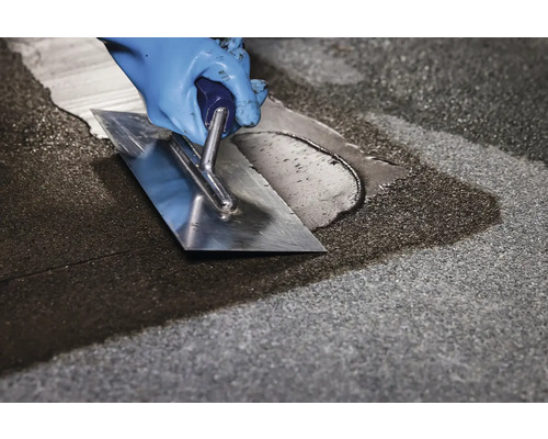 Nanášení potěru hladítkem