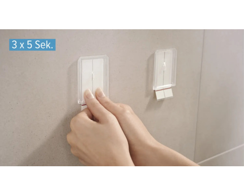 Aplikace lepicích proužků na zeď