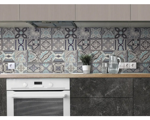 Kuchyně s obklady ve stylu patchwork