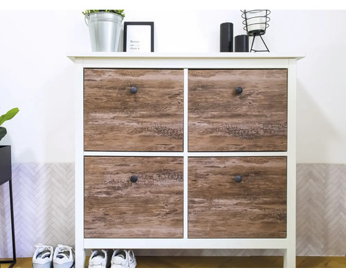 Botník se čtyřmi přihrádkami v designu dřeva