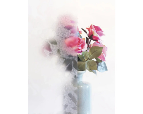 Fólie na ochranu soukromí s květinovým vzorem vedle vázy s růžemi