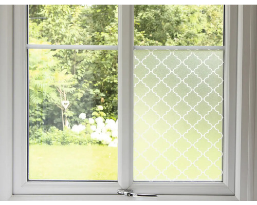 Okno s fólií pro ochranu soukromí s vzorem