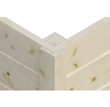 Detail dřevěné konstrukce s rohovým spojem