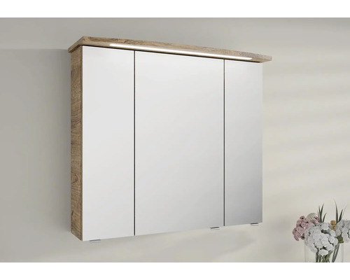 Zrcadlová skříňka se třemi dvířky a osvětlením