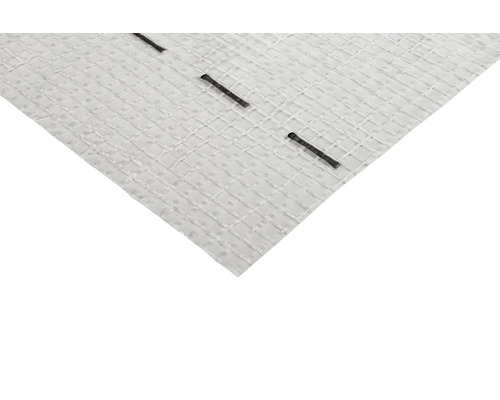 Textilie proti plevelu s černými upevňovacími prvky