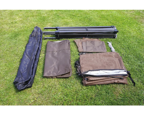 Kompletní altán s rámem, krytem a taškou na přenášení na louce