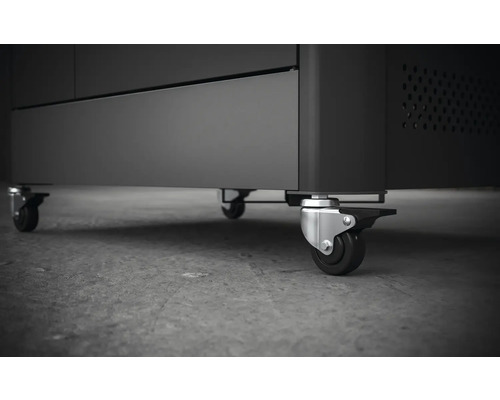 Černá skříňka na nářadí s kolečky