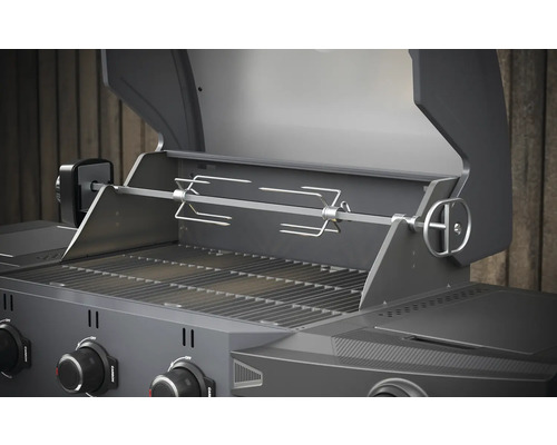 Detail grilu s otočným rožněm