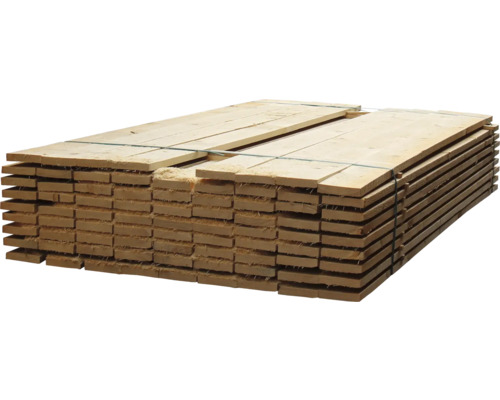 Stoh surových dřevěných prken pro stavební projekty