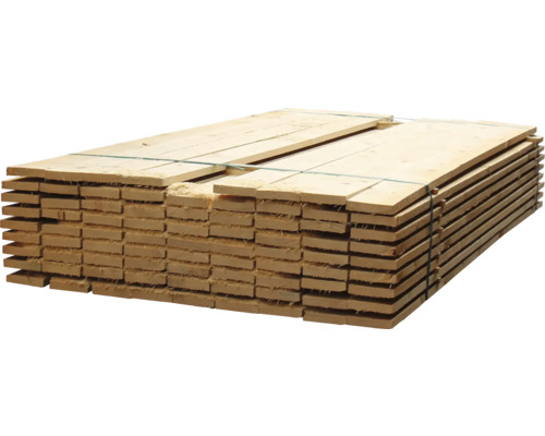 Stoh surových dřevěných prken pro stavební projekty