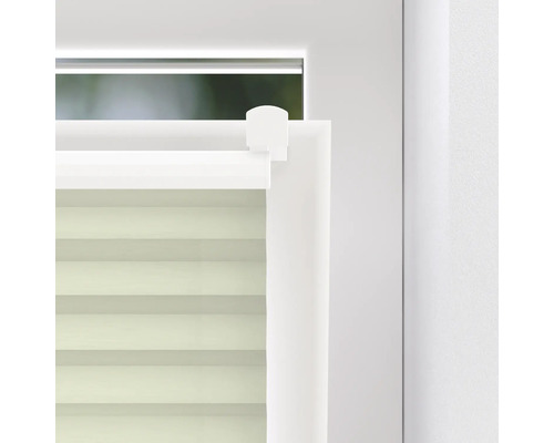 Detailní záběr dvojité rolety na okně