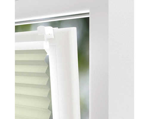 Detail plisované žaluzie na okně