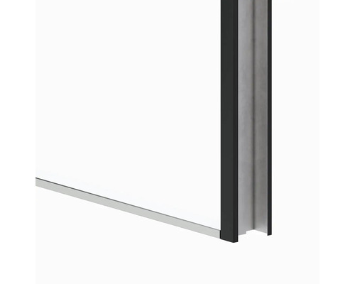 Detail sprchového koutu s rámovým profilem