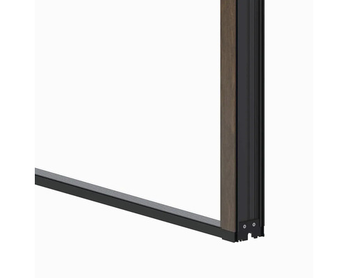 Detail posuvného rámu dveří z dřeva a kovu