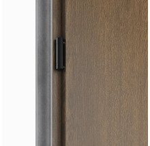 Detail interiérových dveří s magnetickým zámkem