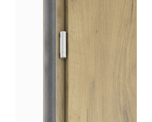 Detailní pohled na dveře se závěsem