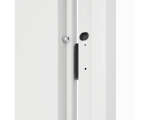 Detail interiérových dveří s černým zámkem a stříbrným dveřním dorazem