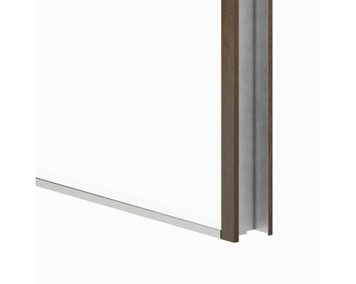 Detailní pohled na rám posuvných dveří s dřevěným dekorem a kovovými prvky