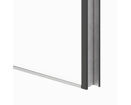 Detail sprchového koutu s rámovým profilem