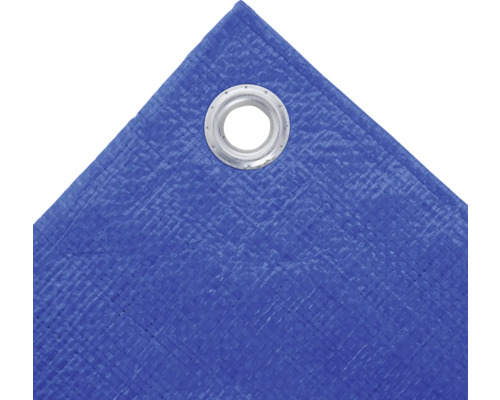 Detail modré plachty s oky