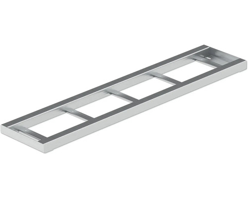 Kovový rám s obdélníkovými výřezy pro instalaci