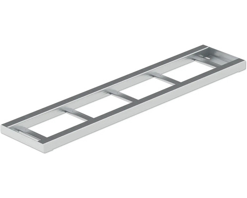 Kovový rám s obdélníkovými výřezy