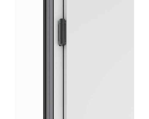 Detail sprchových dveří s pantem