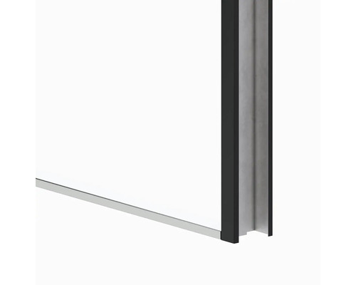 Detailní pohled na sprchový kout s rámovým profilem