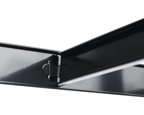 Detail černého kovového rámu s konektorem