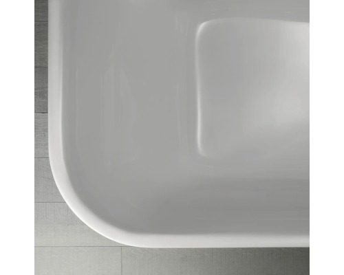 Detail vany se zaoblenými rohy