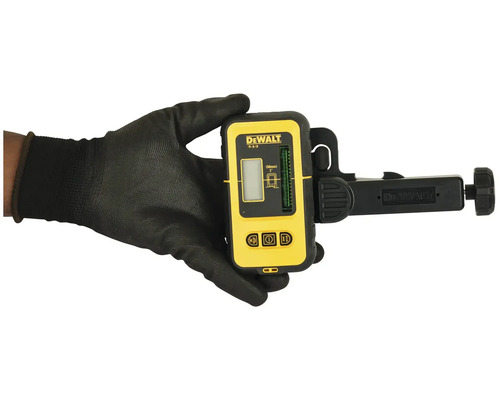 Logo společnosti Dewalt. Ruka v pracovní rukavici drží čárový laser.