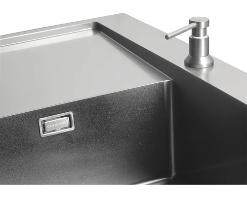 Nerezový dřez s dávkovačem saponátu