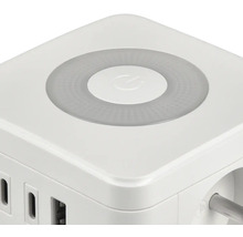 Zásuvková kostka s USB porty a vypínačem