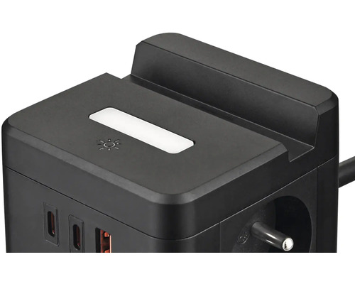 Zásuvková kostka s USB porty a držákem zařízení