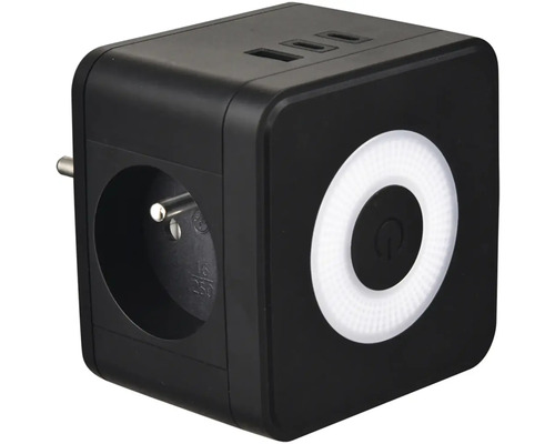 Černá kostka zásuvky s USB porty a napájecí zástrčkou