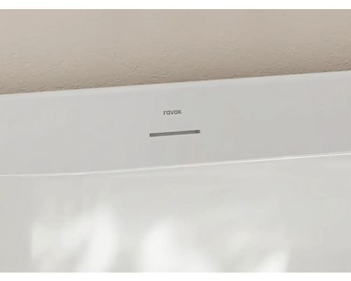 Detail vany s logem Ravak.