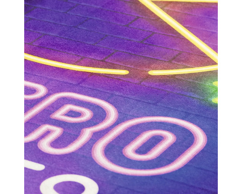 Dekorativní plakát s neonovým nápisem a pozadím z cihelné zdi