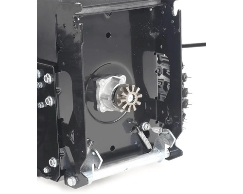 Detail sněhové frézy: převodovka a mechanika