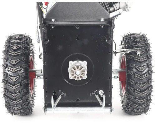 Detail sněhové frézy s pneumatikami