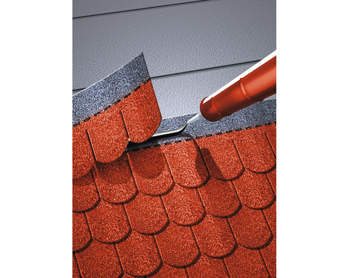 Nanášení lepidla na střešní šindel