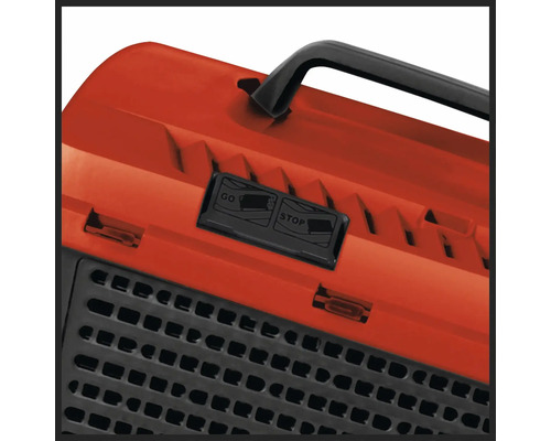 Detailní pohled na topné zařízení s ovládacími prvky a rukojetí