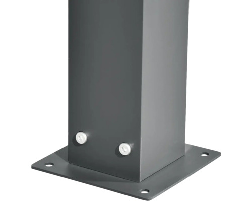 Detail šedého terasového zastřešení s upevňovacími šrouby a montážní deskou