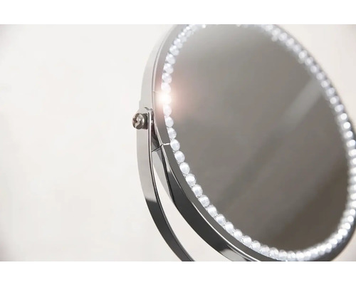 Zvětšovací zrcadlo s osvětlením