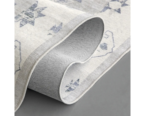 Koberec se vzorem a protiskluzovou zadní stranou