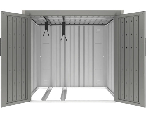 Otevřený kovový zahradní domek s úložným prostorem.