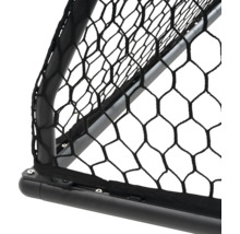 Detail fotbalové branky se sítí