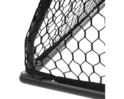 Detail fotbalové branky se sítí