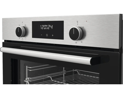 Elektrická trouba s digitálním displejem a ovládacími knoflíky